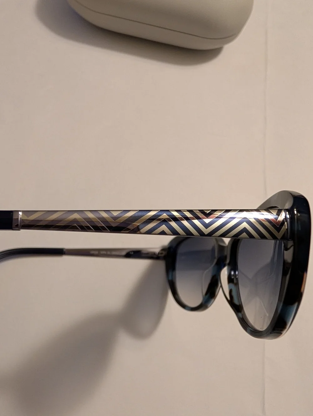 Liz Claiborne L 571/S Sunglasses New Retails $98